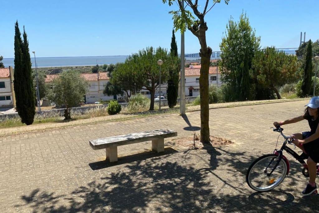 Quarto Duplo Parque Tejo, Com Wc Hotel Bobadela Eksteriør billede